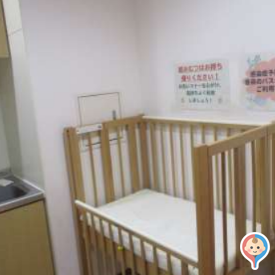 1階授乳室内おむつ交換台