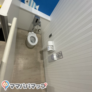 ららぽーと堺(2F メイン立体駐車場連絡口横)の授乳室・おむつ替え台の写真(7枚目)
