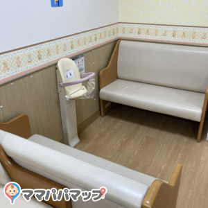 トイザらス・ベビーザらス 鳥取店(2F)の授乳室・おむつ替え台の写真(4枚目)