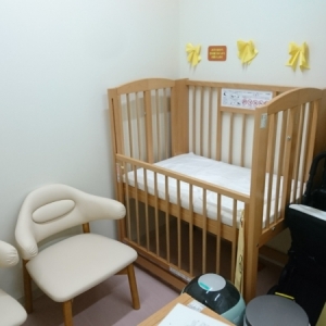 ハローワーク品川(1F)の授乳室・おむつ替え台の写真(3枚目)