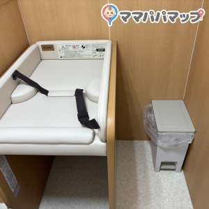 ヤマダデンキ Tecc LIFE SELECT 茨木目垣店(2F)の授乳室・オムツ替え台情報 画像2