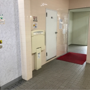 女子トイレのおむつ台