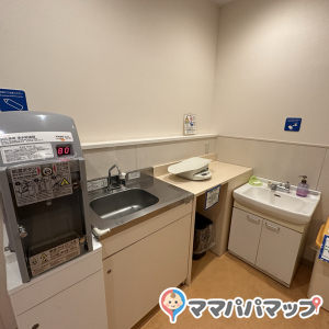 トイザらス函館店の授乳室・オムツ替え台情報 画像1