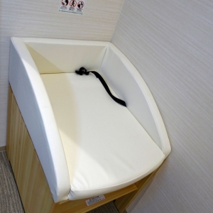 国立民族学博物館(本館1階エントランスホール)の授乳室・オムツ替え台情報 画像3
