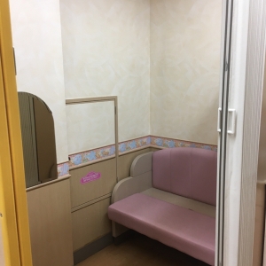 トイザらス  西春日井店(1F)の授乳室・オムツ替え台情報 画像1