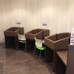 イオンモールつくば(3階 ベリーキッス裏　)の授乳室・オムツ替え台情報 画像2