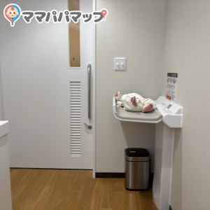 東久留米市立中央図書館(1F)の授乳室・オムツ替え台情報 画像2