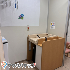 おむつ替え室