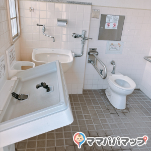 上荒田の杜公園のオムツ替え台情報 画像1