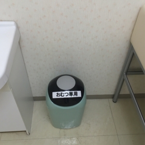 オムツ用のゴミ箱