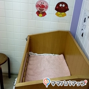 甘木中央図書館(1F)のオムツ替え台情報 画像2