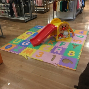 近くにあるすべり台