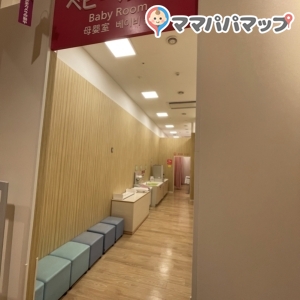 イオンモール沖縄ライカム　4F イオンスタイル側(4F)の授乳室・オムツ替え台情報 画像8