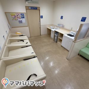トイザらス・ベビーザらス  姫路店(3F)の授乳室・オムツ替え台情報 画像1