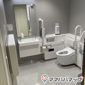 広島アンデルセン(2F)のオムツ替え台情報 画像1