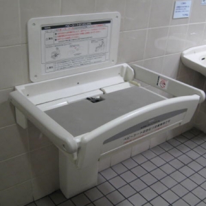 ララスクエア宇都宮(B1～7階女子トイレ内、9階保健センター内(授乳室）)の授乳室・オムツ替え台情報 画像2