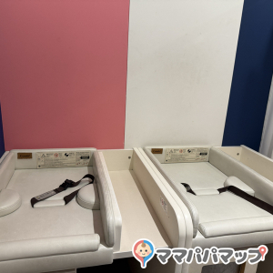 おむつ交換台2台。