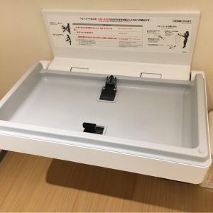 授乳室内オムツ台