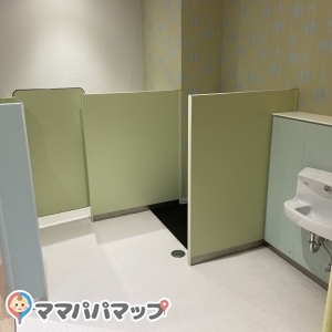 子供トイレも併設されてます。
