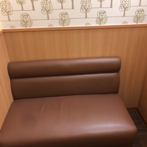 授乳室のソファー