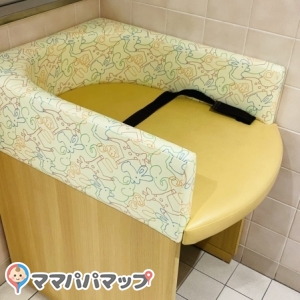 2階女子トイレ