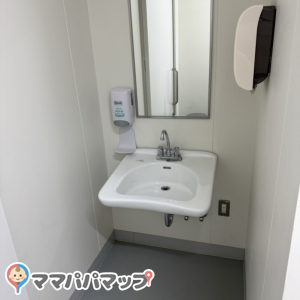 コストコ ホールセール 浜松倉庫店(1F)の授乳室・オムツ替え台情報 画像2