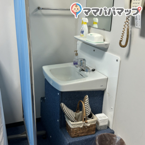 咲くやこの花館(1F)の授乳室・おむつ替え台の写真(1枚目)