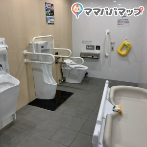 サンドラッグ　大村店のオムツ替え台情報 画像1