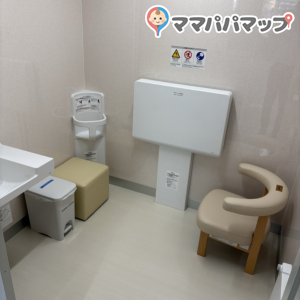 新宿区役所 第一分庁舎(1F)の授乳室・オムツ替え台情報 画像2