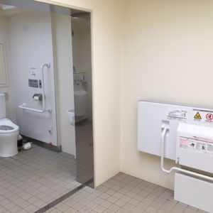 とがしら公園のオムツ替え台情報 画像4