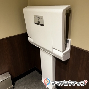 スターバックス四ツ橋店の授乳室・おむつ替え台の写真(1枚目)