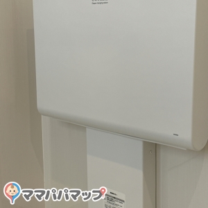 ラパン横ビル内(1F)のオムツ替え台情報 画像1