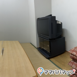 授乳室を探したら近くにあったので利用。総合案内の方に声をかけて案内してもらいました。普段は鍵がかかってるようで防犯面でも安心。ゆっくり安心して授乳できます！