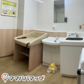 西鉄久留米駅の授乳室・オムツ替え台情報 画像5
