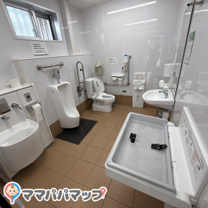 スギ薬局のオムツ替え台情報 画像1