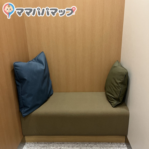 ヨドバシカメラ マルチメディア川崎ルフロン(4F)の授乳室・おむつ替え台の写真(1枚目)