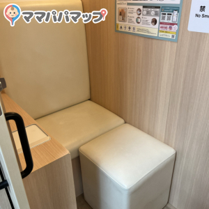 東海道新幹線　東のりかえ口　改札内　(ママロ)(1F)の授乳室・オムツ替え台情報 画像1