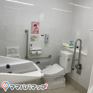 スギ薬局　鳳東町店(1F)のオムツ替え台情報 画像2