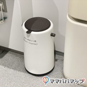 国立新美術館（1F展示場途中休憩室）(1F)の授乳室・おむつ替え台の写真(4枚目)