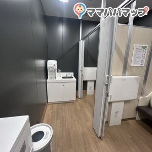 IKEA 東京ベイ（船橋）(2F)の授乳室・オムツ替え台情報 画像1