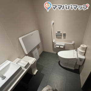 チーズガーデンTHE NIKKO(1F)の授乳室・おむつ替え台の写真(1枚目)