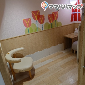 阪急神戸店(5階ベビールーム)の授乳室・オムツ替え台情報 画像4