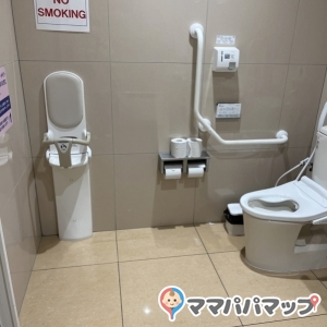 Ｖ・ｄｒｕｇ砺波中神店のオムツ替え台情報 画像1