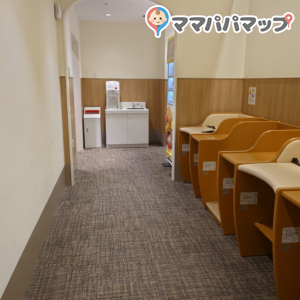 おむつ交換台&シンク&お湯