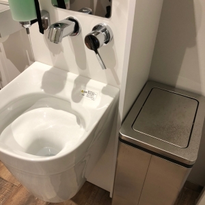 大きい手洗い場もあります。