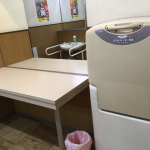 カインズホーム 星置店(1F)の授乳室・おむつ替え台の写真(2枚目)