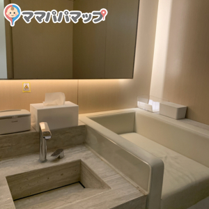 ヒョンデ百貨店　貿易センター店(4F)の授乳室・オムツ替え台情報 画像1