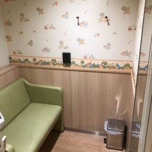 モールにこの狭い部屋が２つだけです