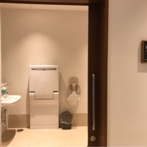 男性がおむつ交換する場合は多目的トイレを使えます！