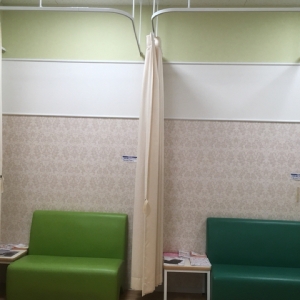 カーテンで仕切るタイプ